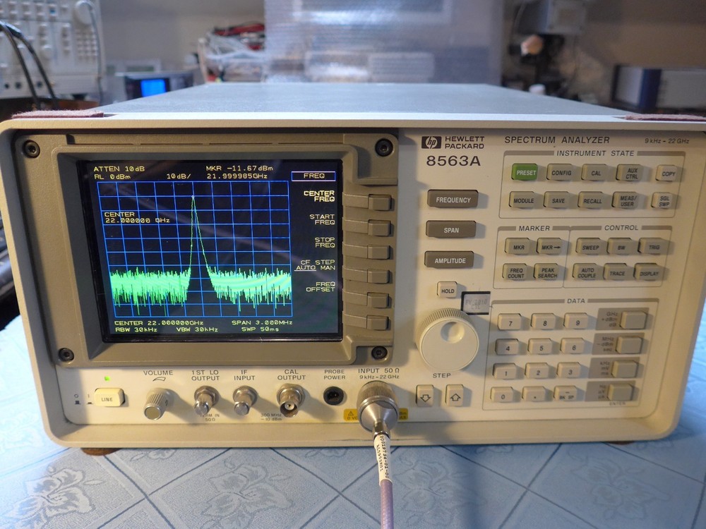 HP8563A Spectrum Analyzer 22.0GHz with new LCD