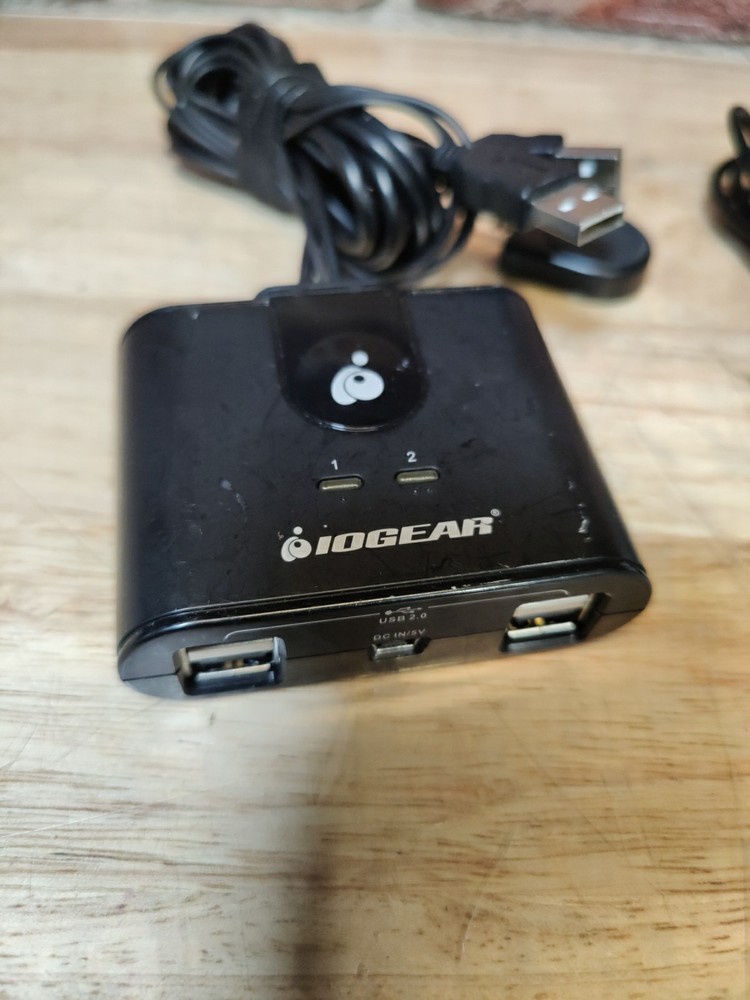 IOGEAR 2x4 2.0 Peripheral Sharing Switch GUS402 Black