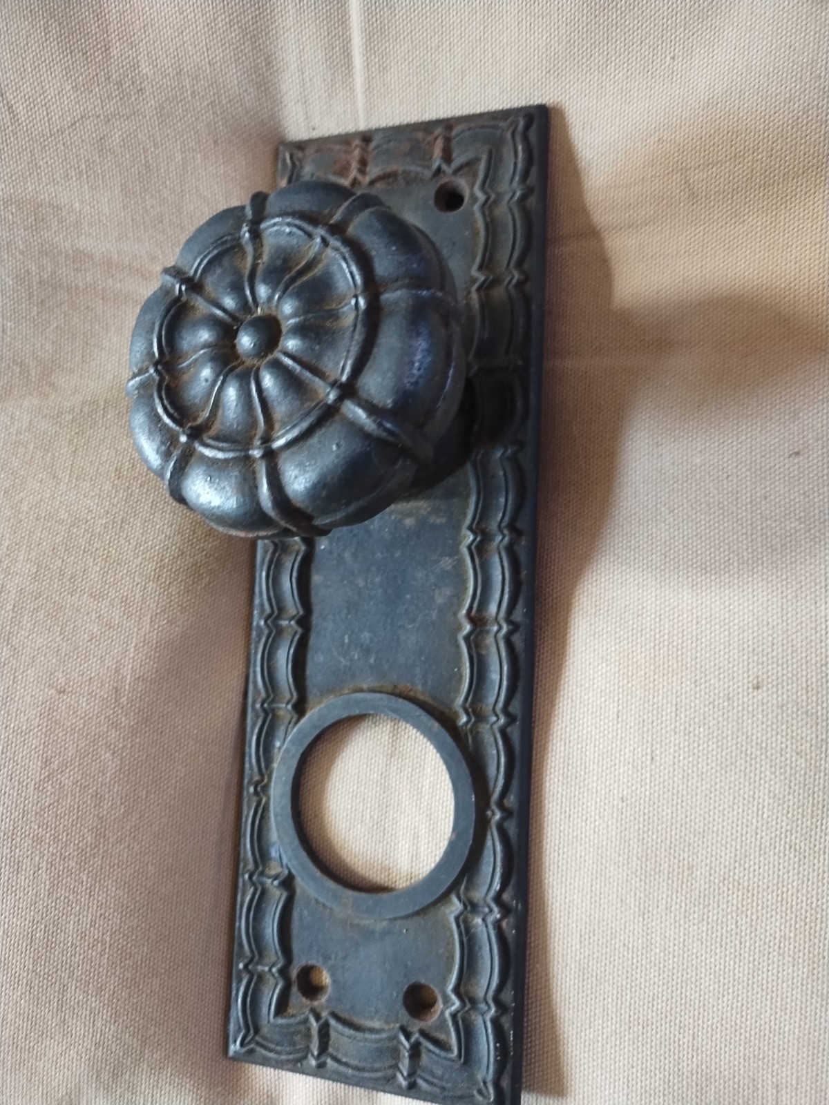 Antique Chicago Niles Sager Victorian Doorknob/Escutcheon Plate WYRE K-320