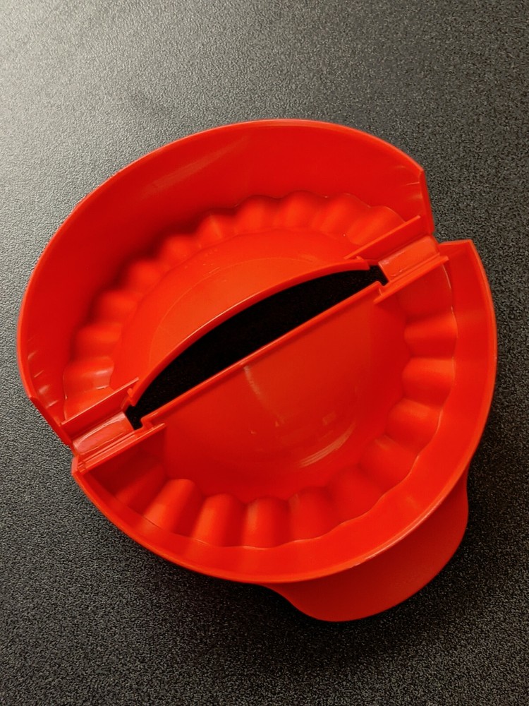 Tupperware Red Empanada, Calzone, Meat Pie Maker Press #6390