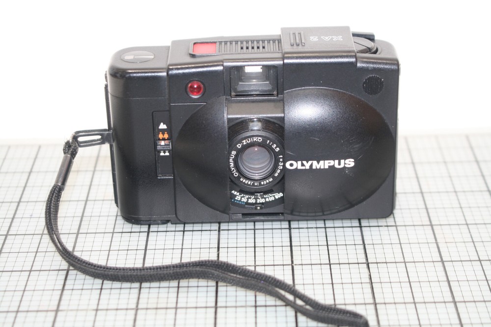 OLYMPUS XA2 XA-2  RANGEFINDER CAMERA *