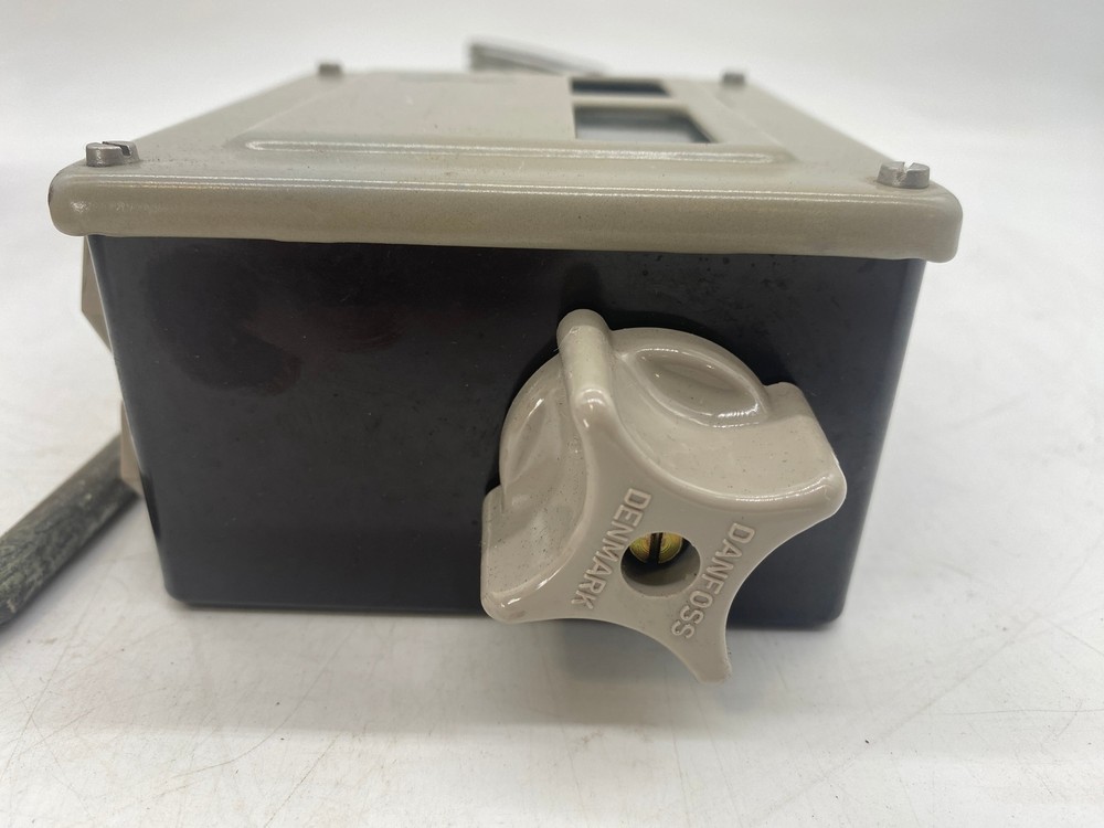 Danfoss 017-506066 RT108 Thermostat, Temperature Control (Open Box)
