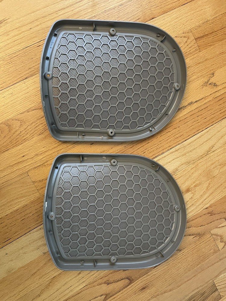 2015 Freightliner Cascadia Sleeper Upper Speaker Covers Both