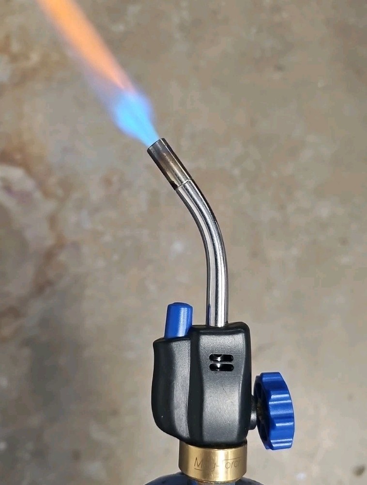 Mag-Torch Self-Lighting Torch Model 525B