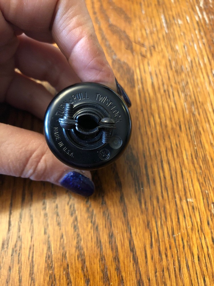 HUBBELL TWIST LOCK CONNECTOR BODY 7696