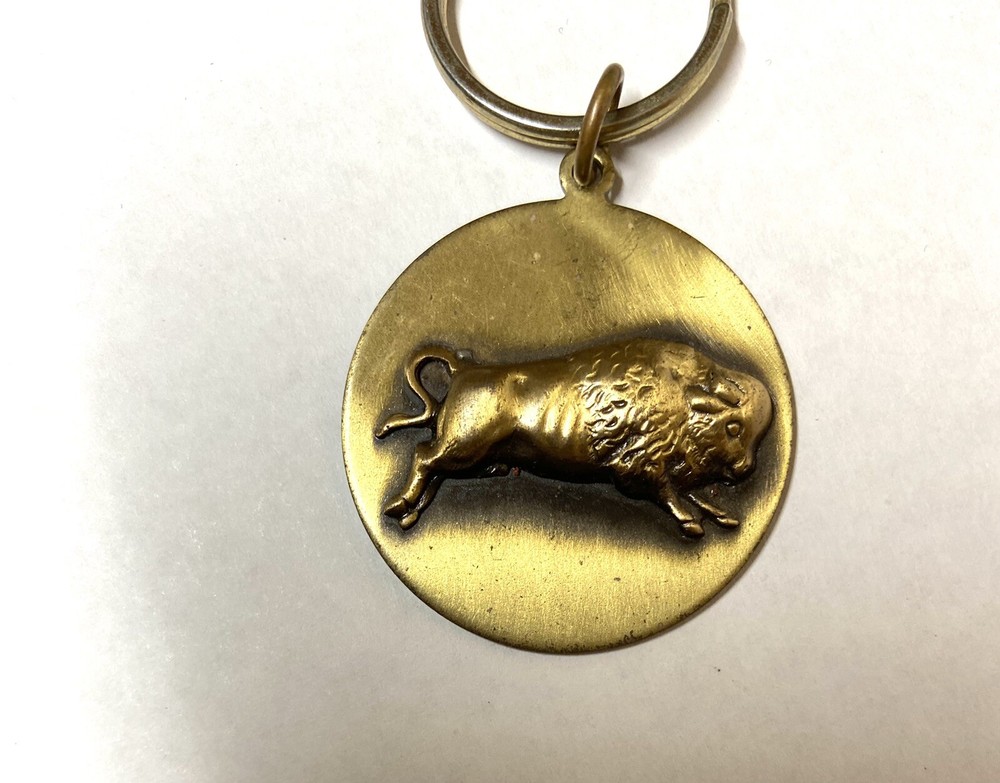 Buffalo, Animal Design MEDIUM BRASS KEYRING -Round shape- FOB -zipper pull