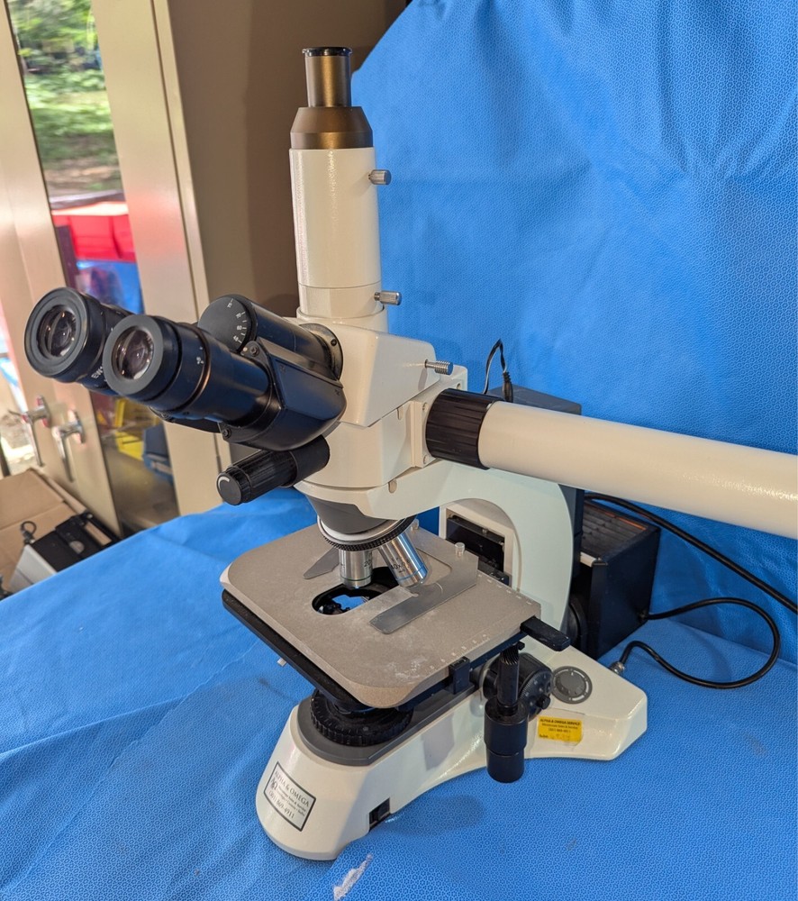 ACCU-SCOPE Observation/Teaching Microscope with THREE(x3) Objectives