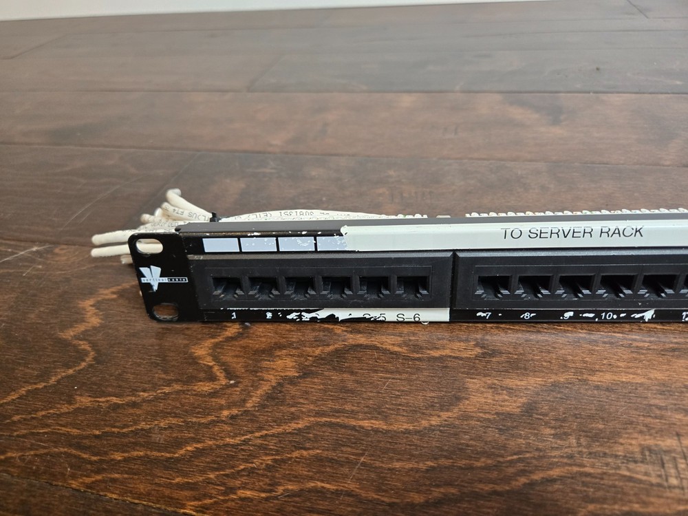 Vertical Cable Cat5e 24 Port 19" Horizontal Rackmount 1U Patch Panel
