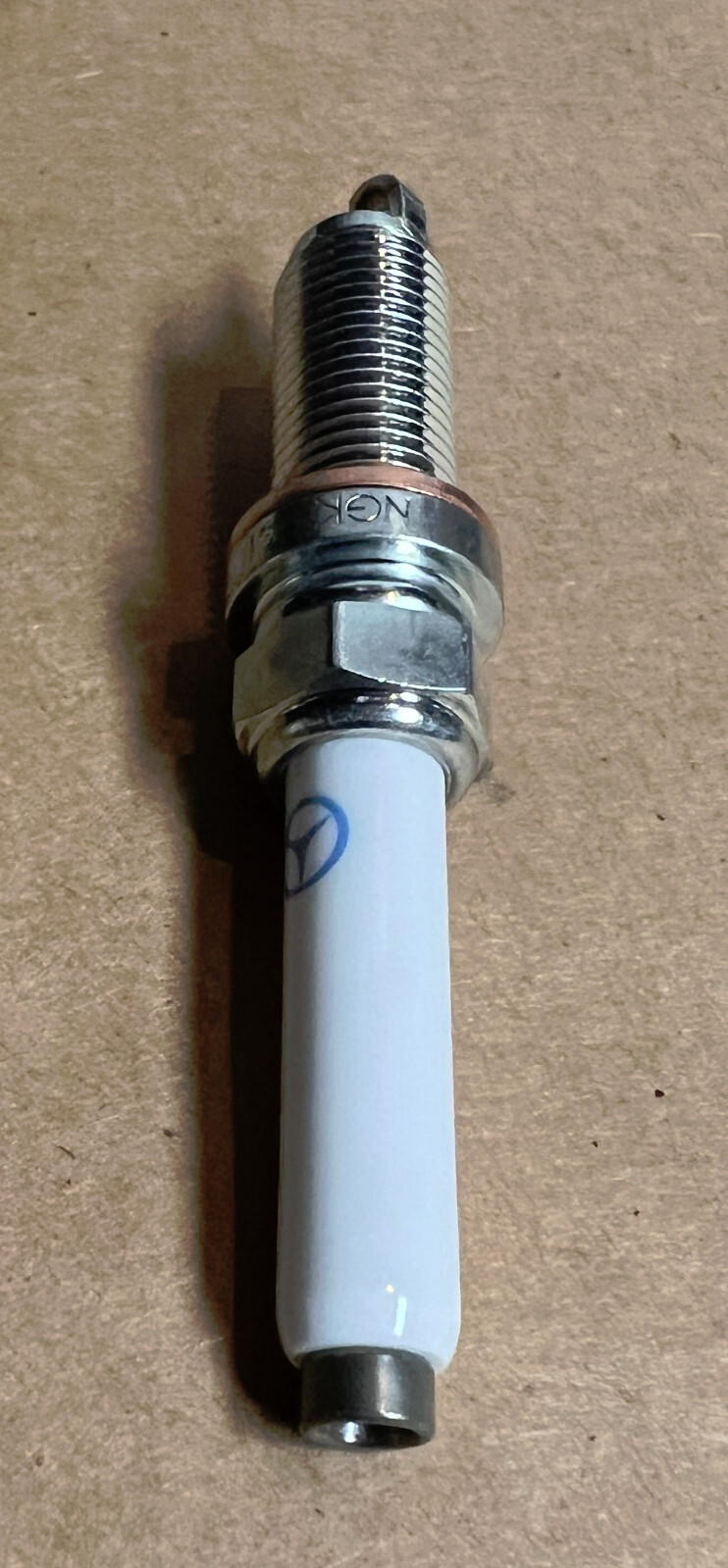 New Genuine OEM Mercedes A 270 159 06 00 - Set of 6 Spark Plugs ** SHIPS FREE