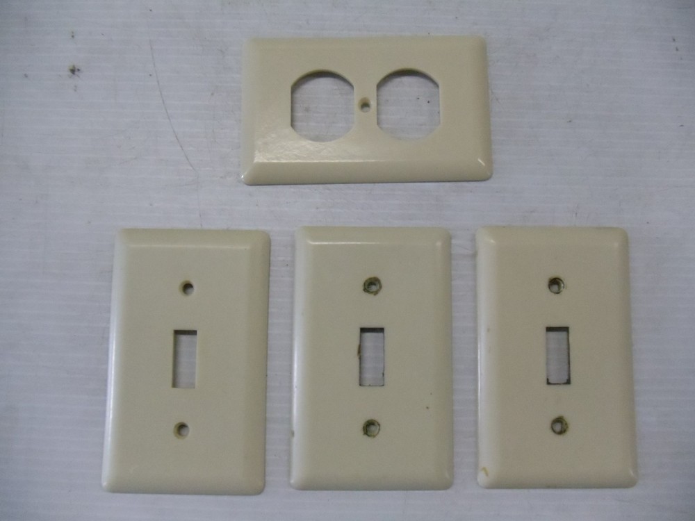 OLD VINTAGE BAKELITE ELECTRICAL SWITCH OUTLET PLATE COVERS IVORY GE