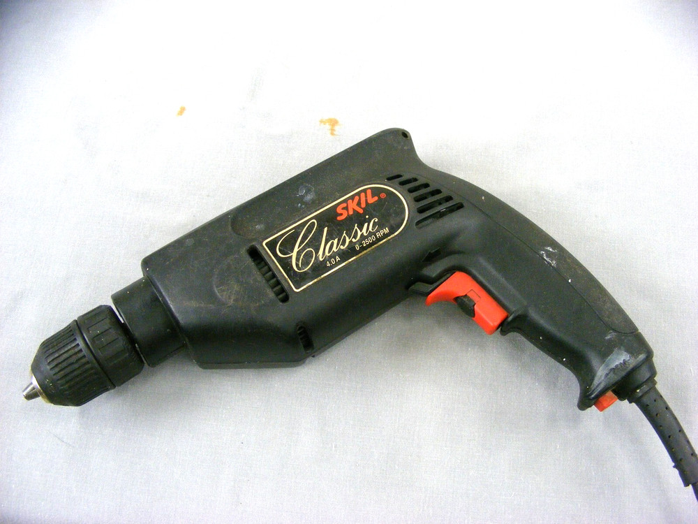 Skil Classic Variable Speed Keyless Chuck Corded 3/8" Drill 6250
