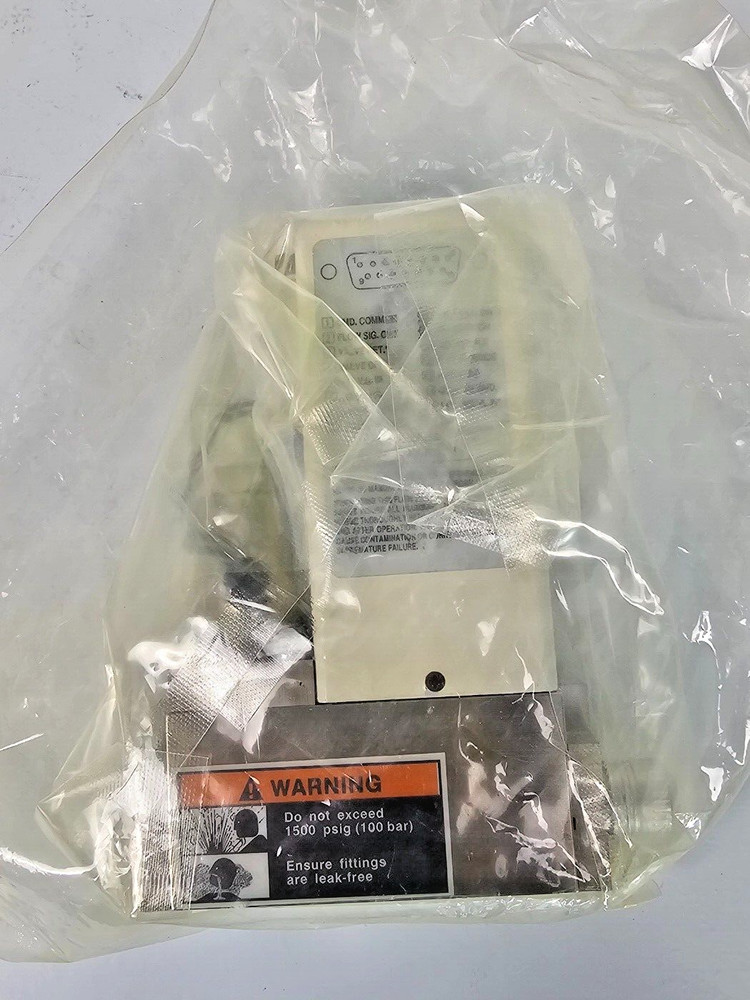 Brooks Instrument emcore mass flow controller 5850EM / N2 / 1000 sccm