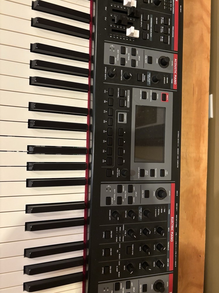 Roland Vstage 88 Note Digital Keyboard W/ 5 Separate Tone Controls
