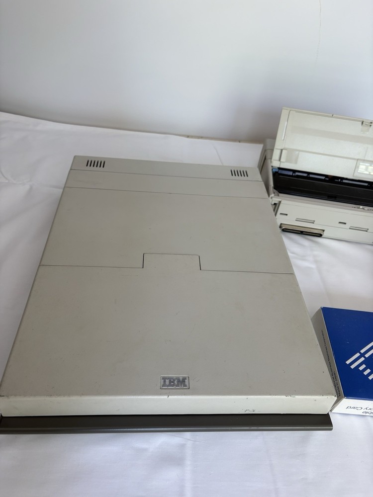 IBM PC 5140 Convertible BUNDLE - Vintage Portable Computer. Powers Up!