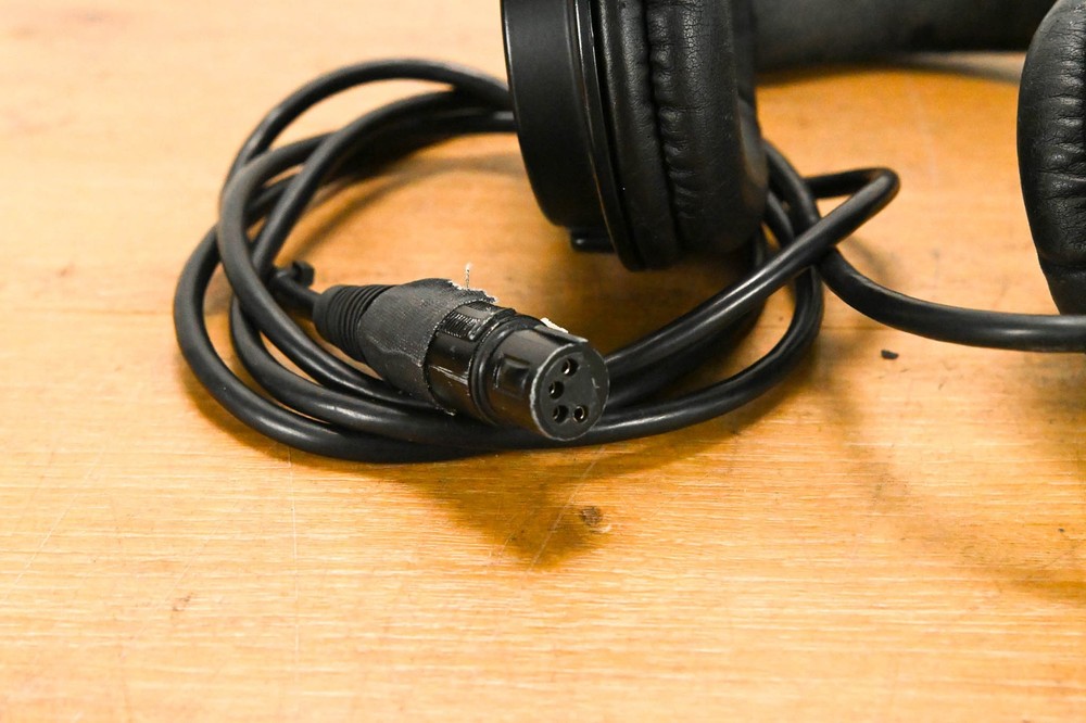 Clear-Com CC-400 Double-Ear Intercom Headset with Dynamic Microphone CG01ZZ0