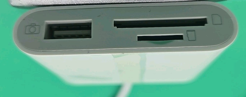 USB C to SD Card Reader with USB 3.0 Thunderbolt to Micro SD TF Card Reader