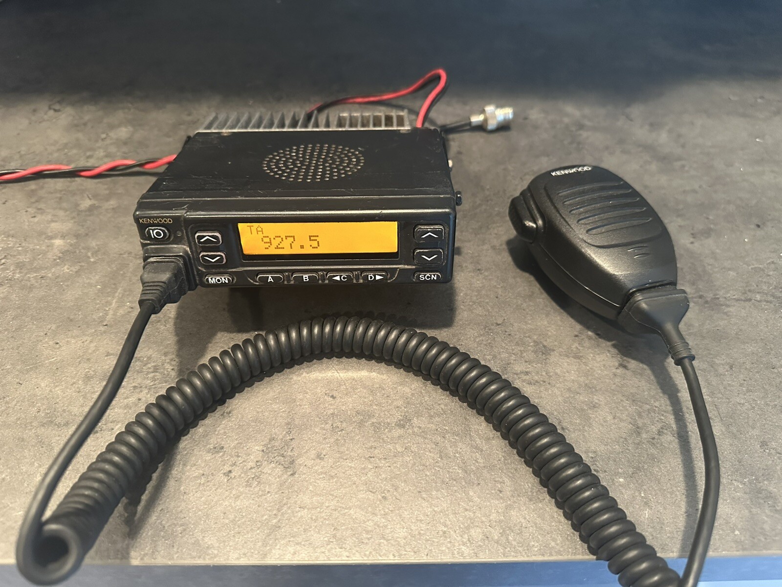 Kenwood TK-981 900MHz 33cm HAM RADIO Free Programming Mic Mounting Bracket