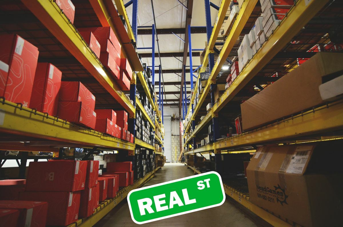 AEM High Cap Universal Adjustable Fuel Pressure Regulator 1:1 40-130 PSI Black