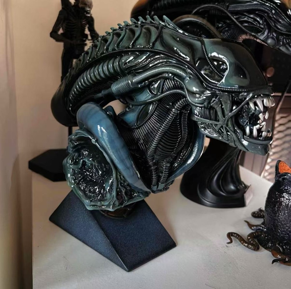 Alien 2 Alien Bust statue 1/3 scale Model collectible figure 9.8"