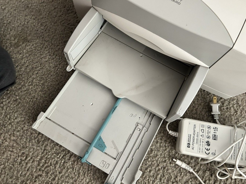 ⭐️Hp Deskjet 882C Printer POWERS ON needs Ink