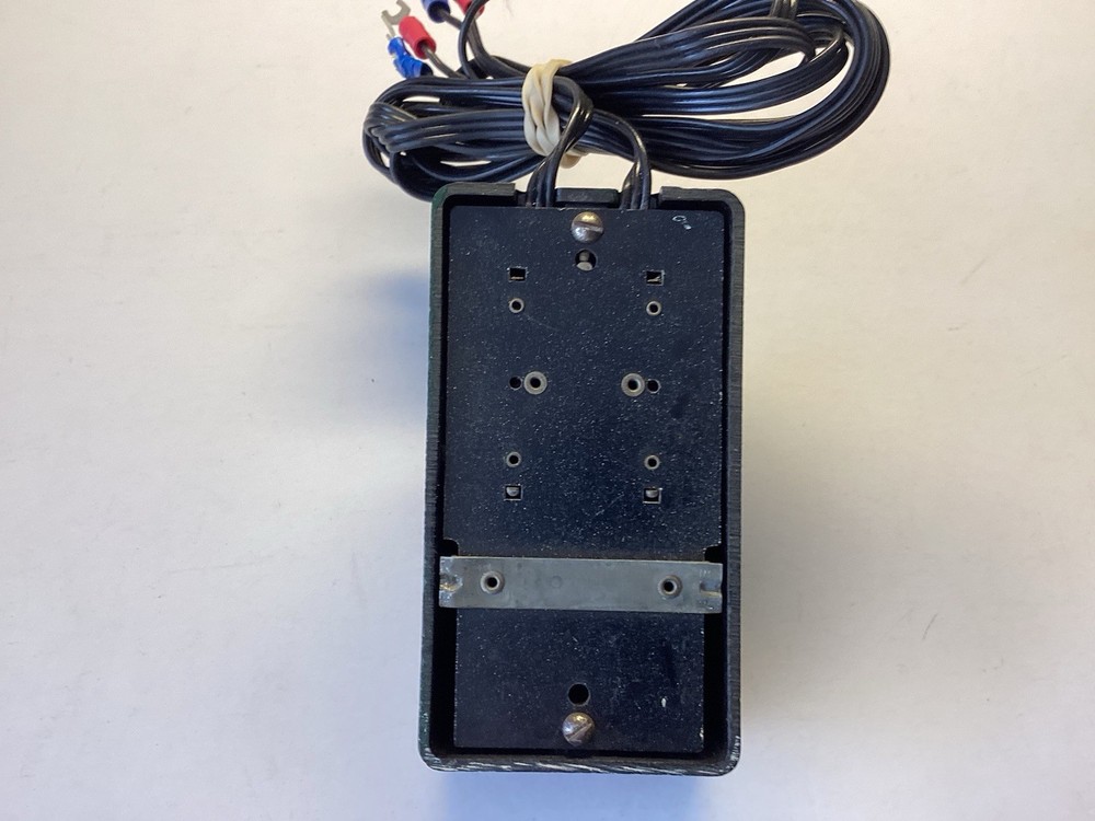 LIONEL POSTWAR 2-#1122-100 DUAL SWITCH TRACK CONTROLLER UNTESTED