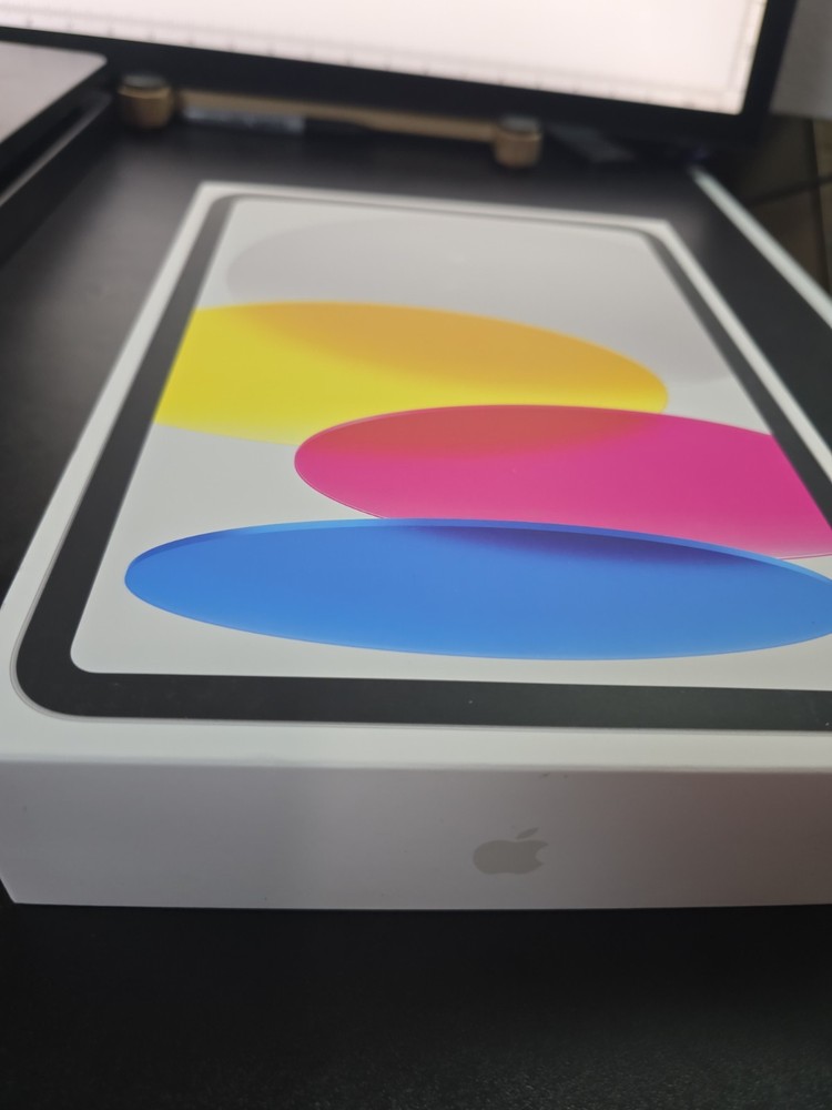 iPad box 10th Generation Silver 64GB EMPTY BOX ONLY