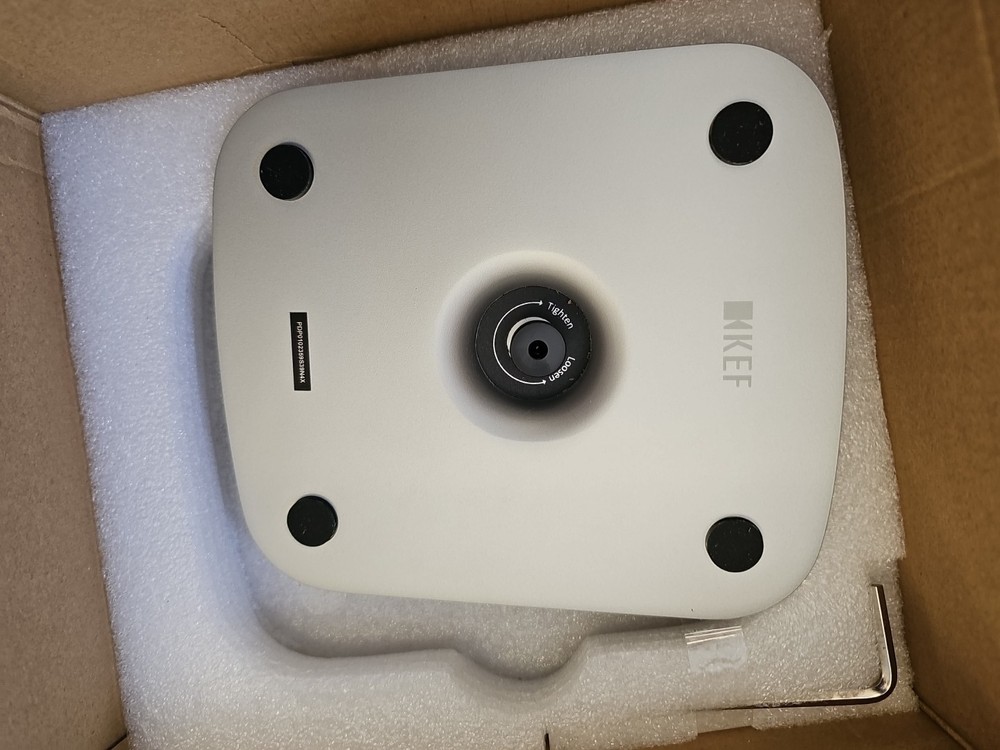 KEF LSX Desk Pads P1 Silver