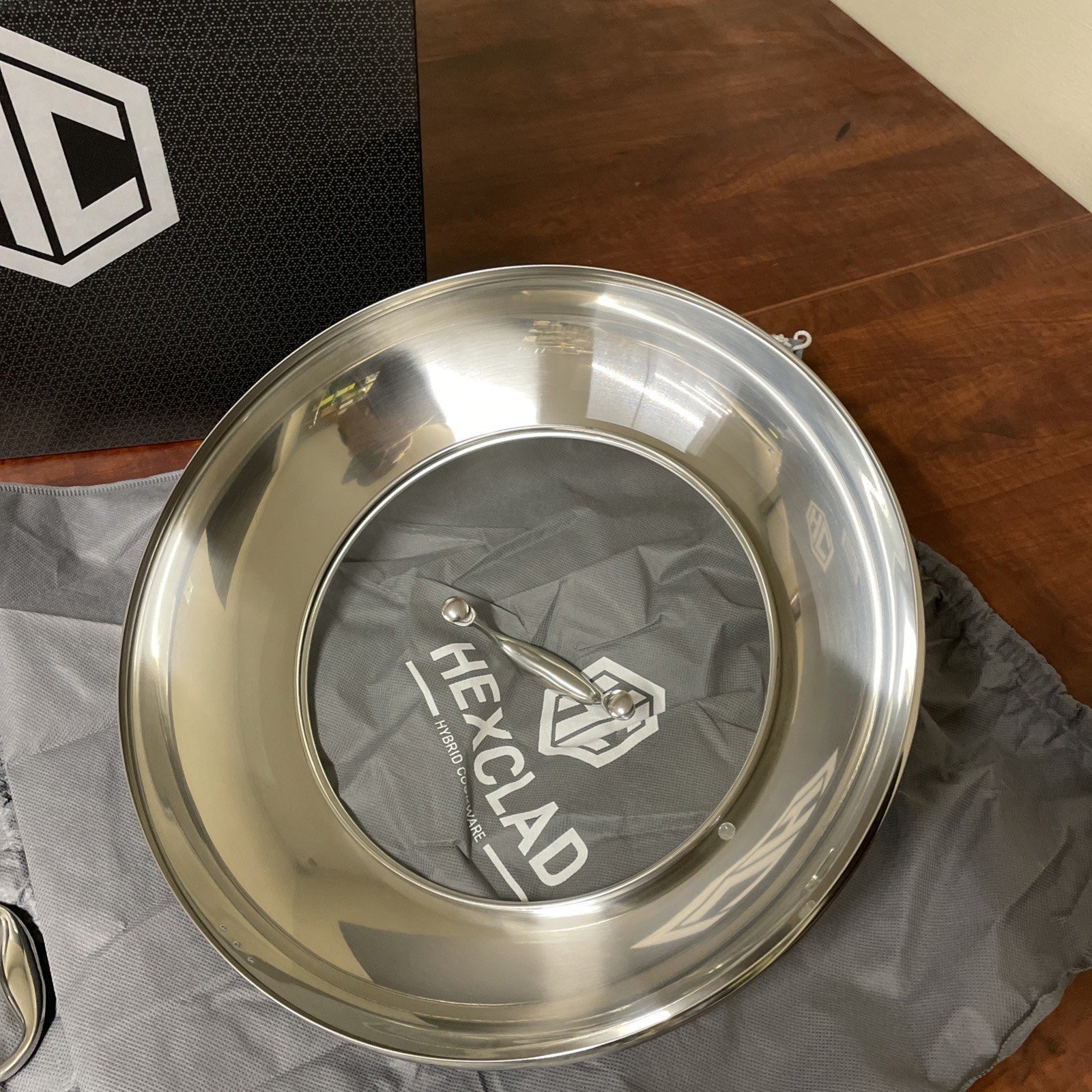 HexClad Hybrid Nonstick 14" Inch Wok W/ Stainless Steel Lid