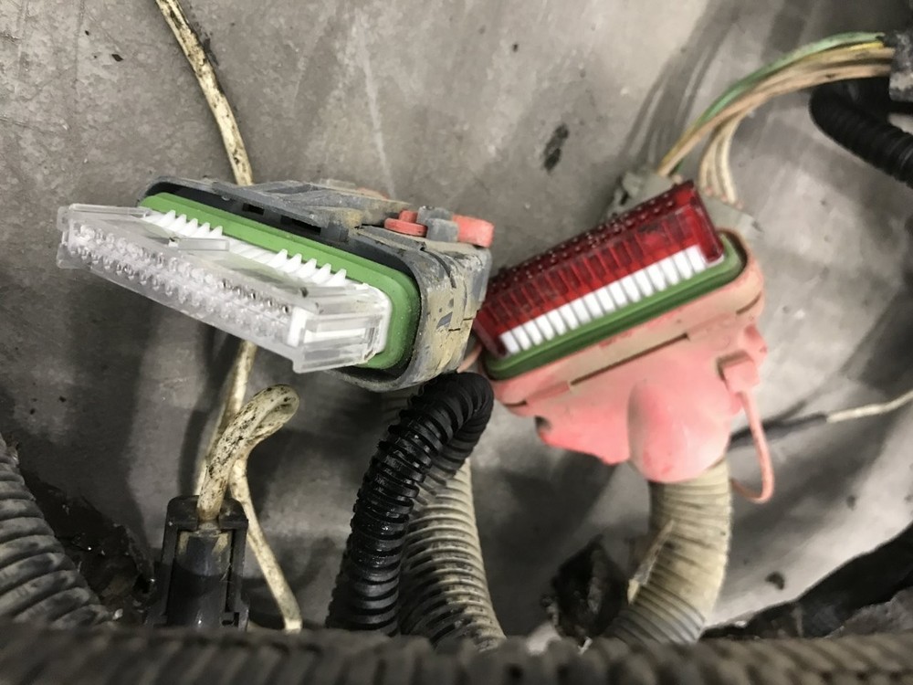 International CE Wiring Harness, Cab - Used