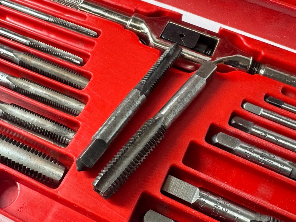 MAC Tools METRIC #8017TS 8017TS Tap & Die Threading SET Incomplete Cleaned
