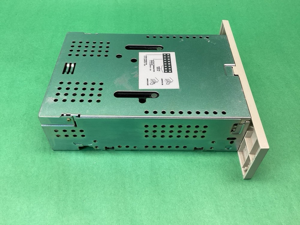 Seagate SCORPION STD28000N SCSI Beige Tape Backup Data Drive - UNTESTED