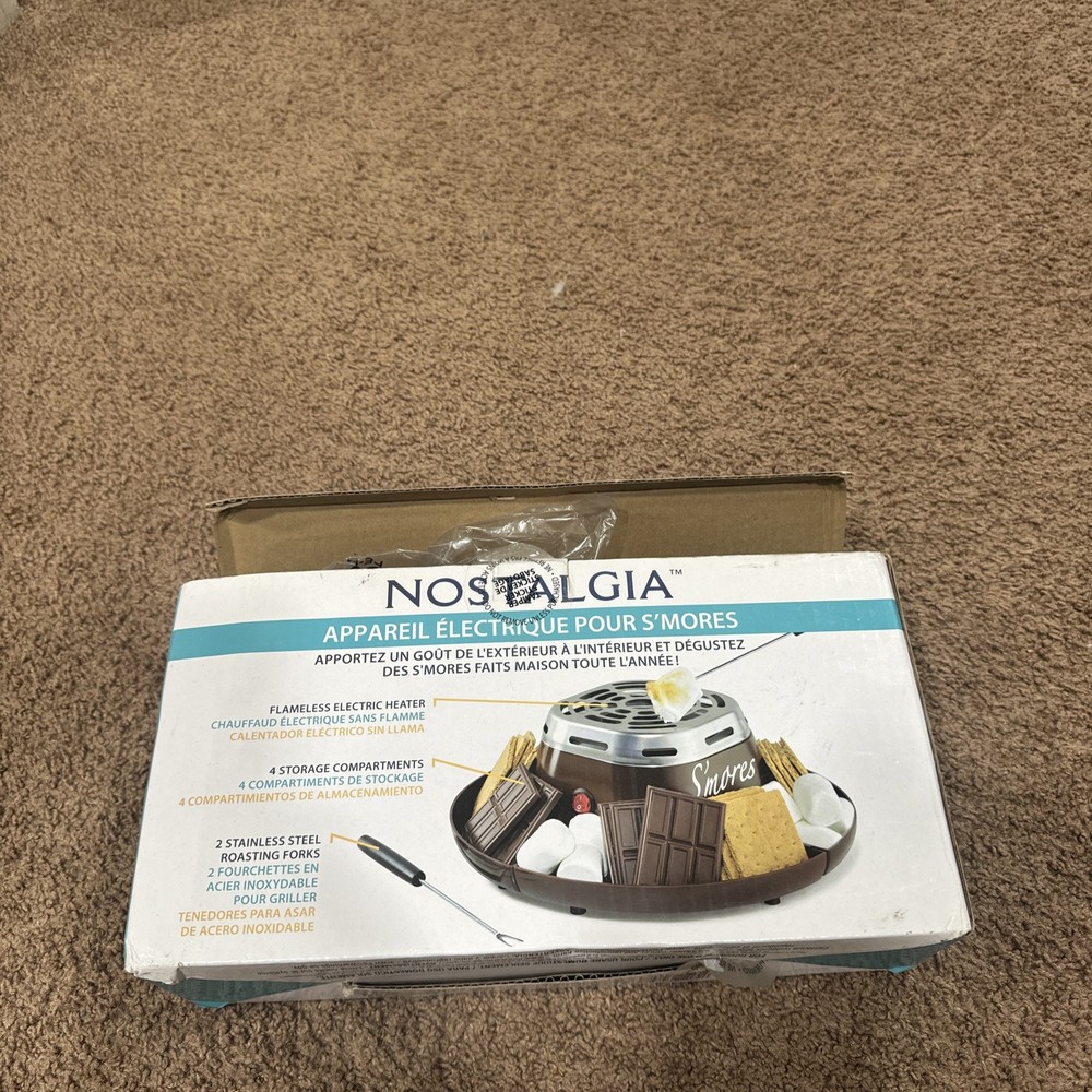 NEW In Box Nostalgia Mini Electric S'mores Maker