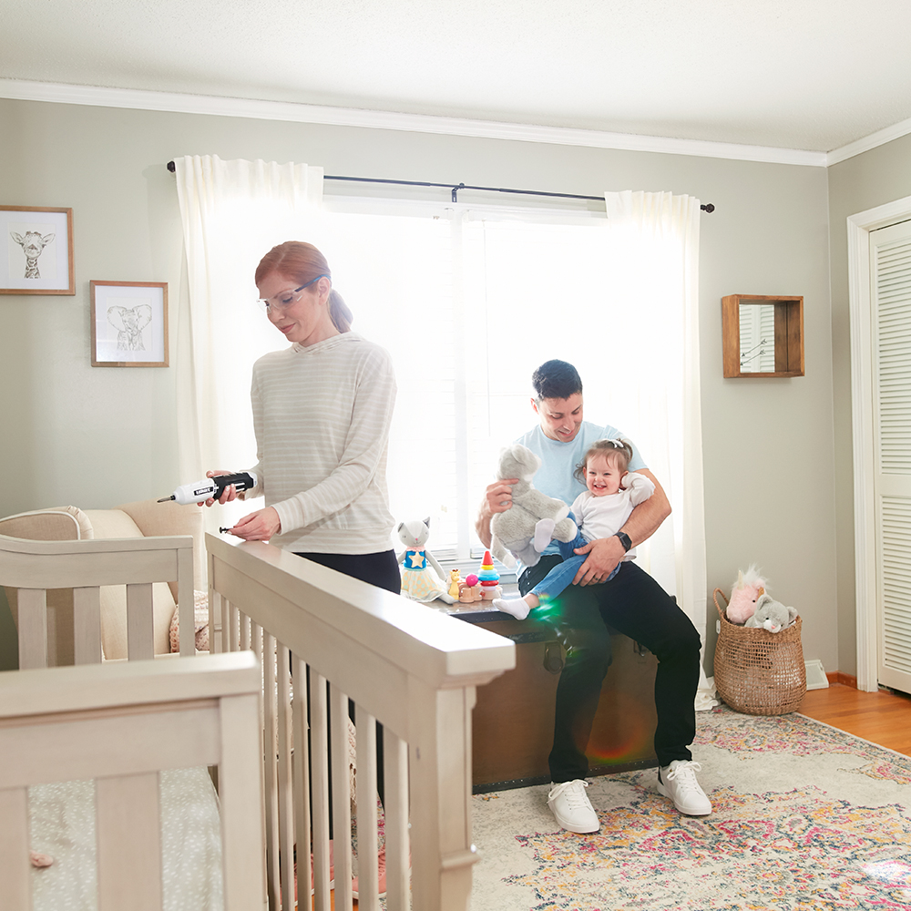 HART 4-VOLT RECHARGEABLE SCREWDRIVER Efficient Driving • Forward & Reverse Modes