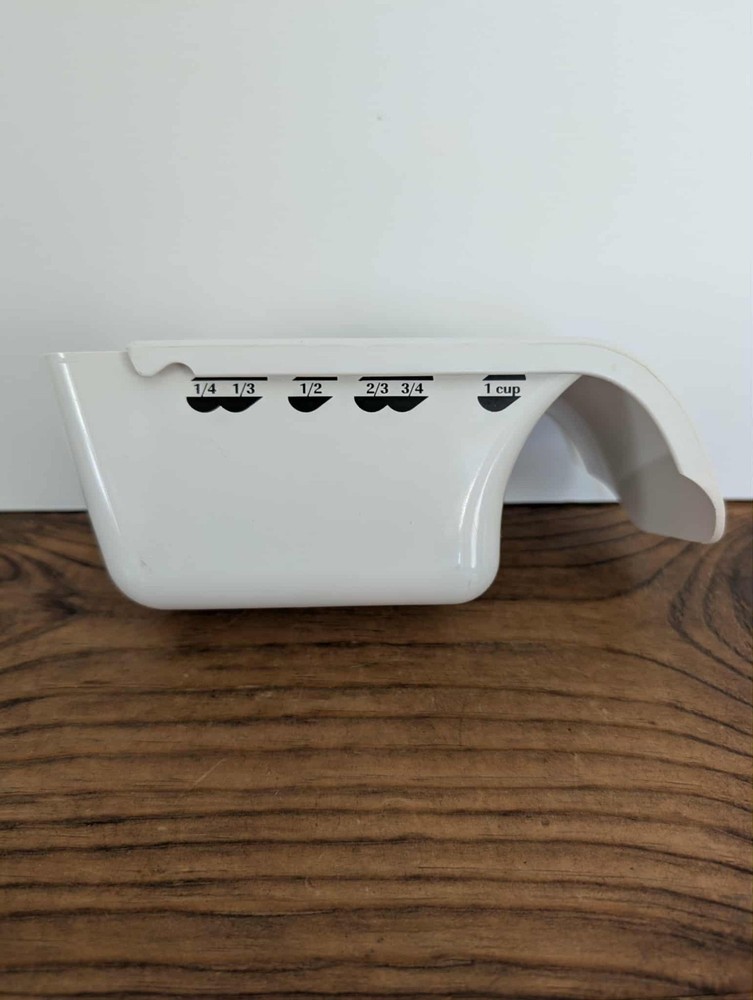 PAMPERED CHEF Adjustable Sliding Measuring Cup & Handheld Rocking Serrated...