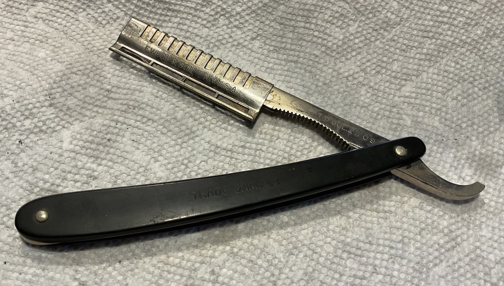 E Wreck & Son Razor Trade Sample