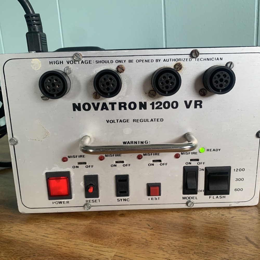 Novatron 1200 VR 4-Head Flash Strobe Light Kit - 3 Lights, Stands, READ TESTED