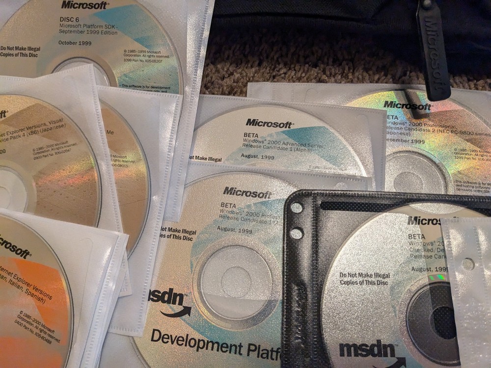 MASSIVE Microsoft MSDN DVD CD lot 1997-2010 (580+ Discs!) w/ binders + MORE