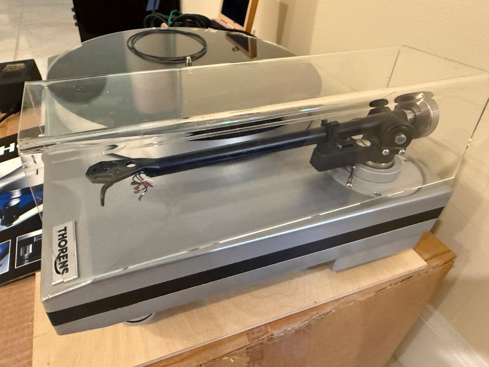 THORENS TD-850 TURNTABLE W/ Original Boxes & Manual