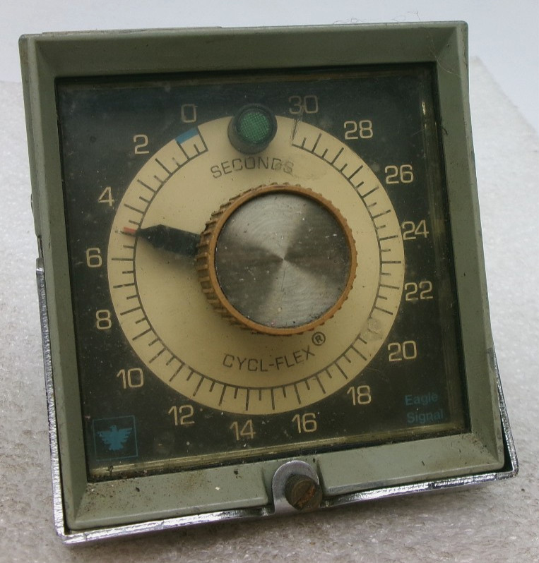EAGLE SIGNAL DIVISION CYCLE-FLEX 30 SECOND ANALOG TIMER HP50A6 #363G