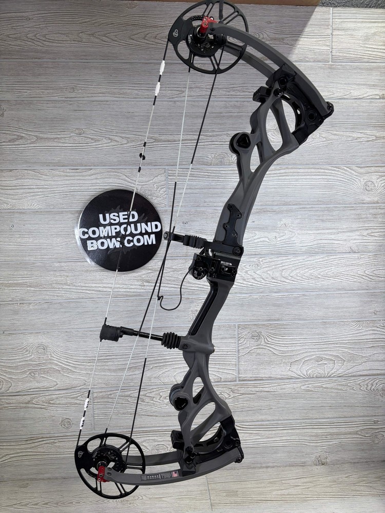 Bowtech Carbon One 60-70# RH Smoke Grey with Gas Bowstrings