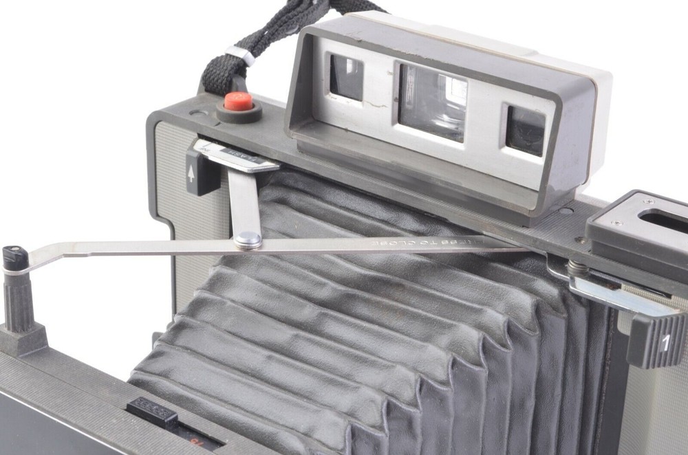 Polaroid 420 Automatic Land Camera w/ Strap in Box