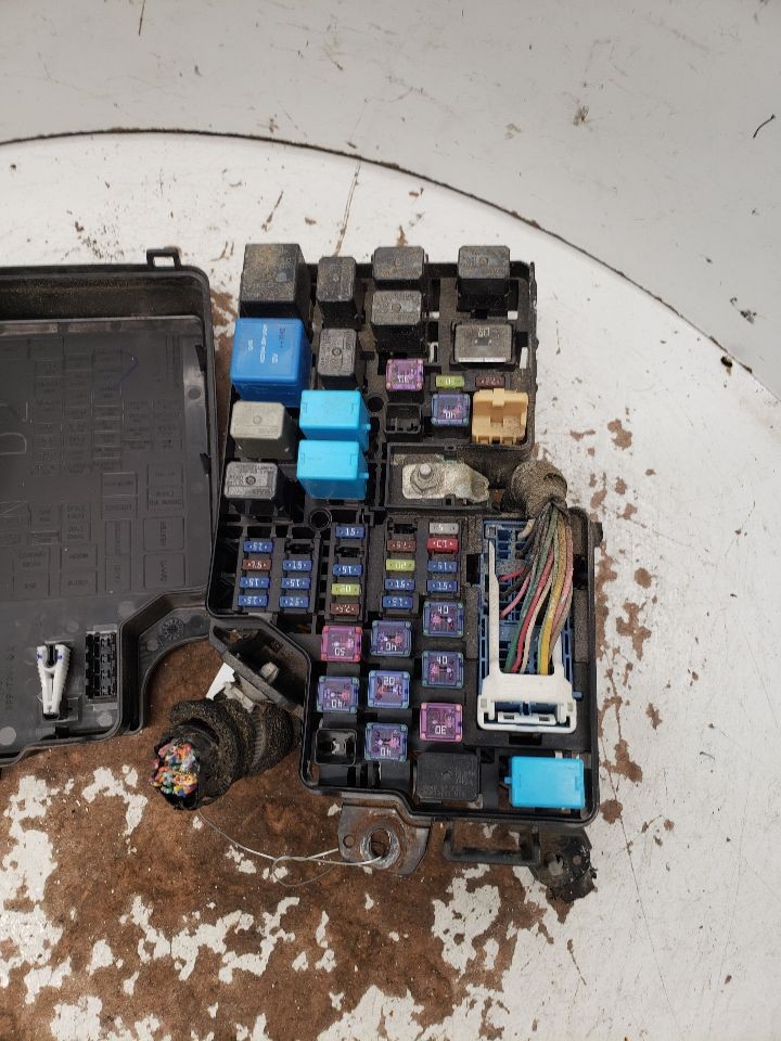 Used Fuse Box Engine fits: 2012 Mazda 3  Grade A