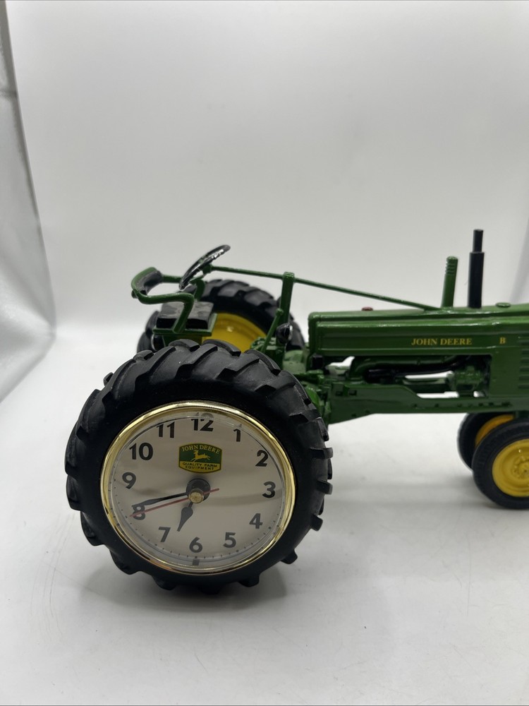 Danbury Mint John Deere 1948 Model "B" Tractor Desk Clock 8”