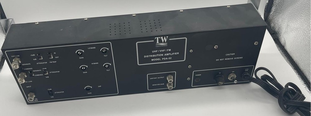 TW PDA‑52 UHF/VHF/FM Distribution Amplifier – Powers On – Untested Further
