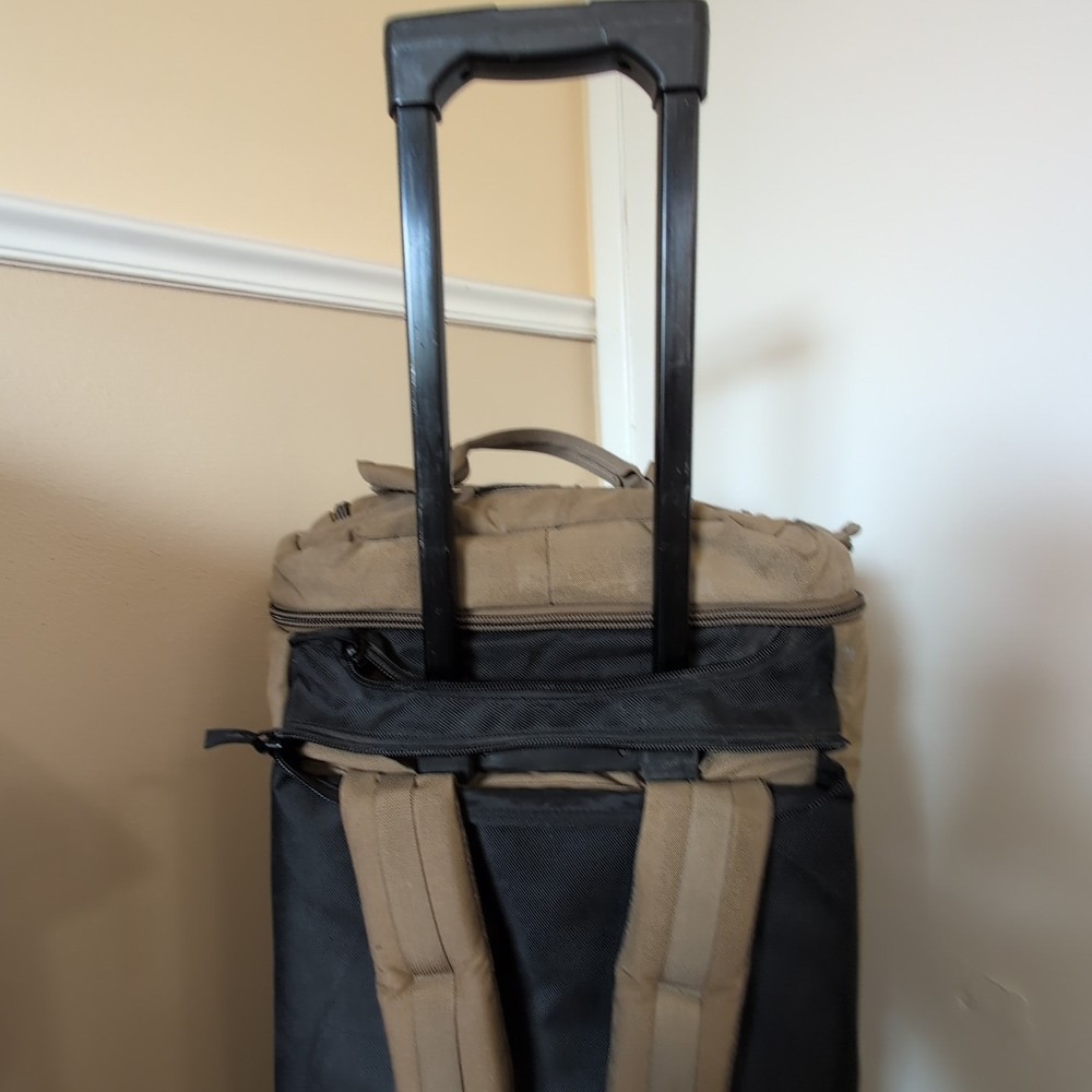 USMC Thin Air Gear Rolling Deployment/Backpack Coyote Brown - 3 Dividers