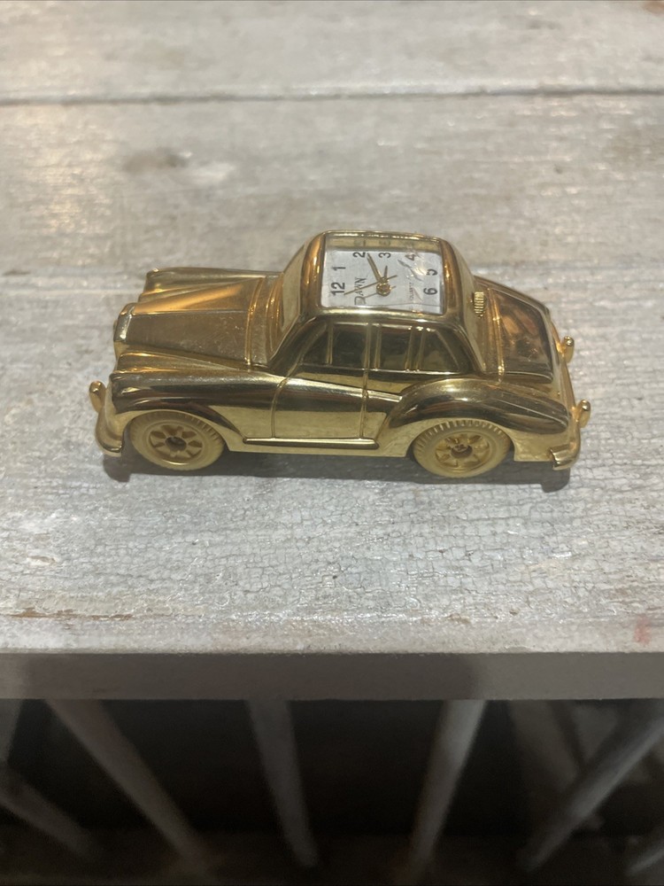 Dawn Miniature Classic Car Clock