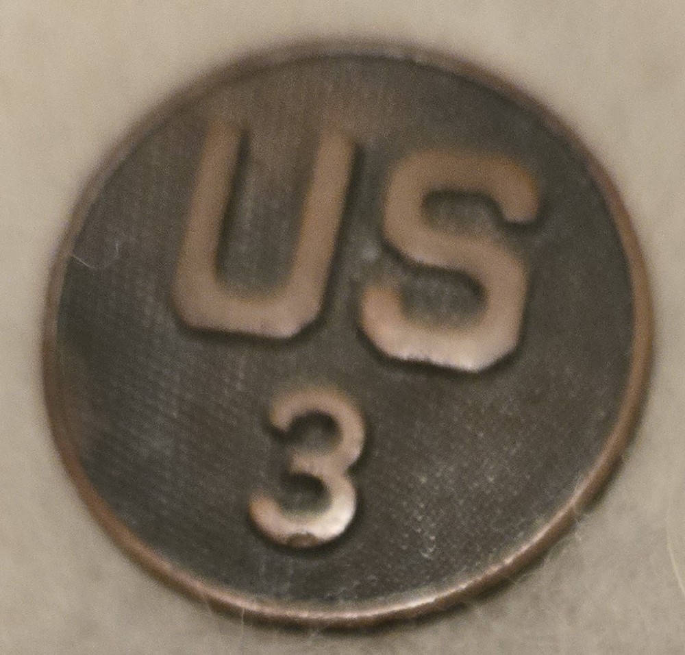 WW1 US 3rd Regt. Collar Disc with nut.