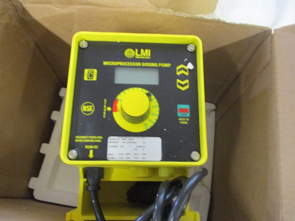 NIB LMI Microprocessor Dosing Pump B931-76PB