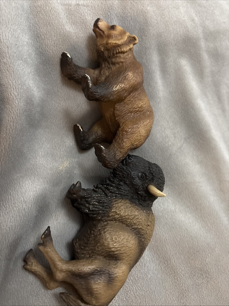 schleich animals Buffalo And Bear