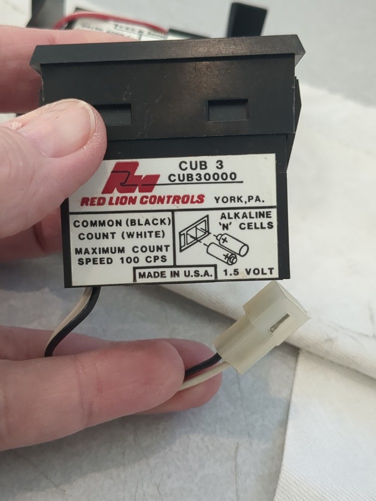 2x Red Lion Controls CUB3 Electronic Counter Panel Meter